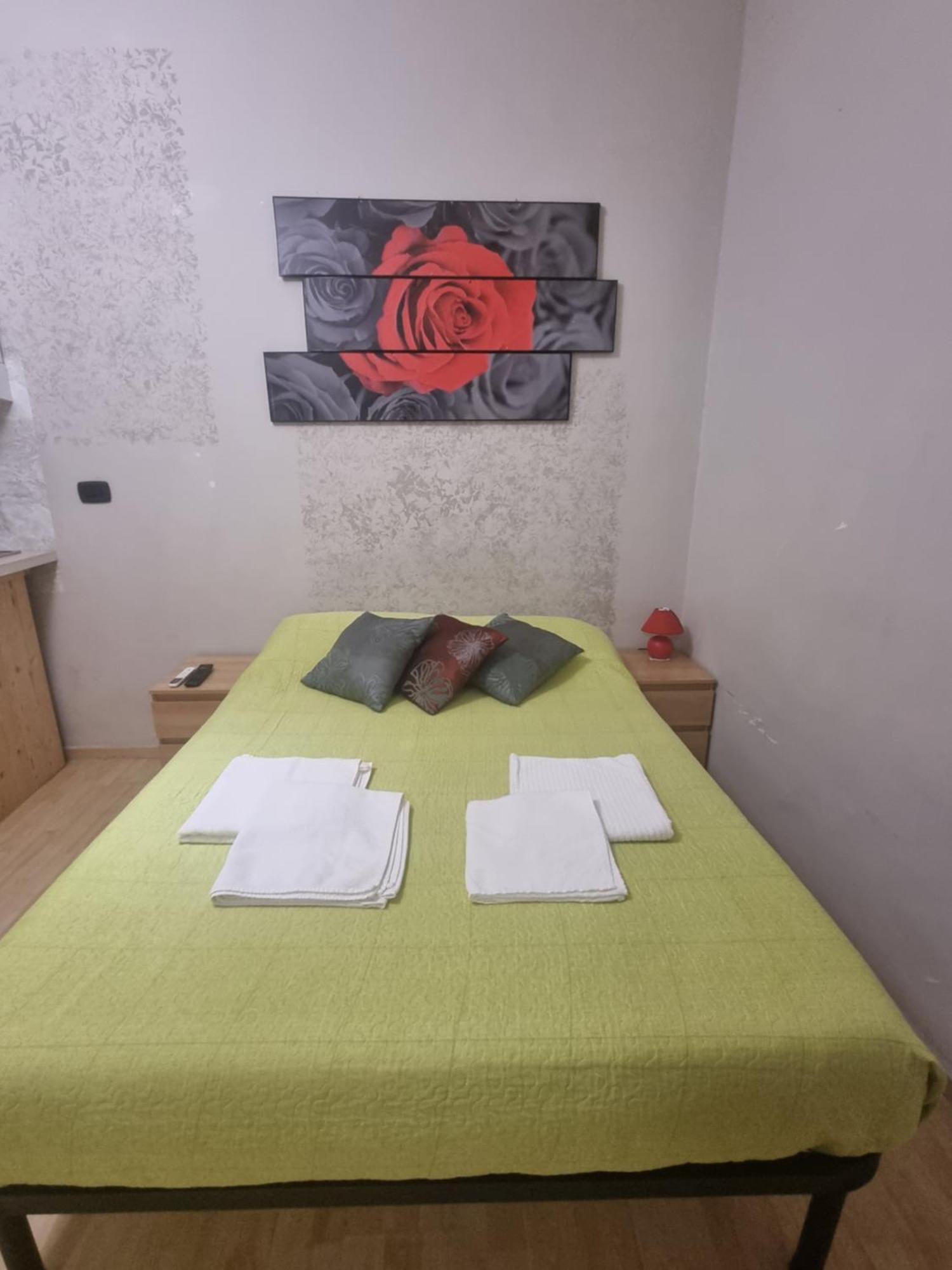 לינה וארוחת בוקר רומא Red Rose מראה חיצוני תמונה